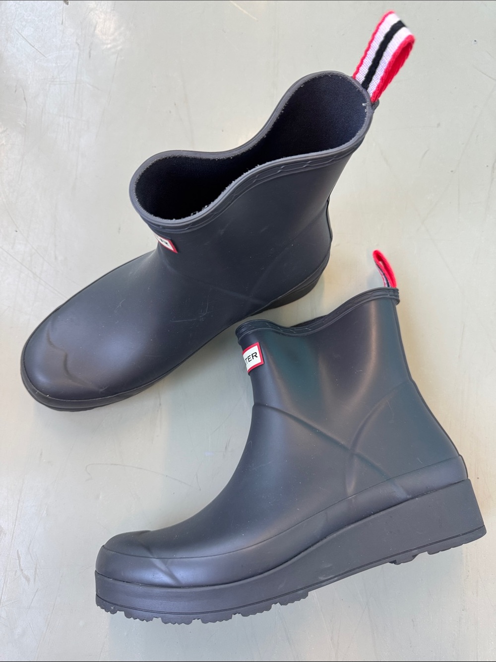 HUNTER Women's Tabitha Short Waterproof Chelsea Rain Boot 9 US